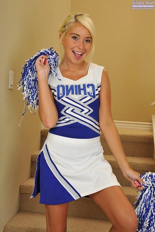 15P Spunky blond cheerleader Kaylee Hayee strips naked