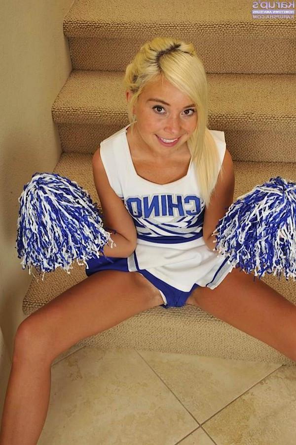 15P Spunky blond cheerleader Kaylee Hayee strips naked