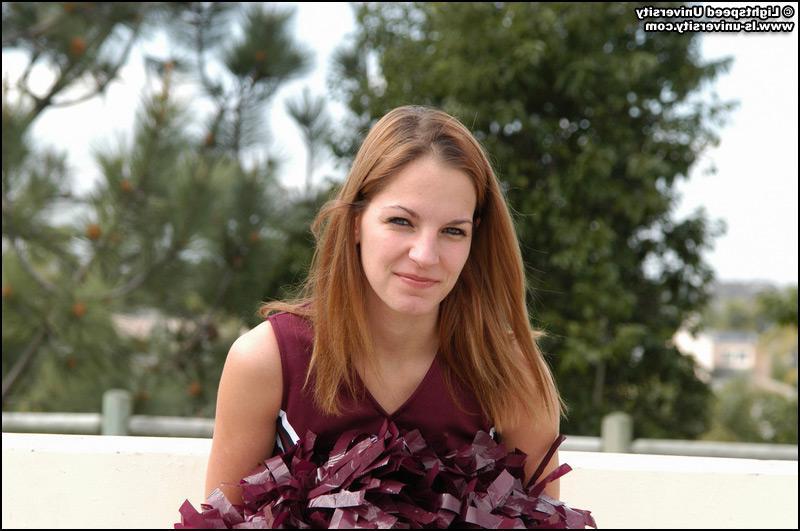 20P Pictures of a cheerleader flashing