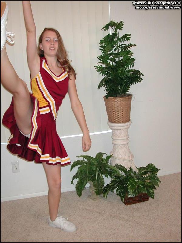 20P Pictures of a hot amateur cheerleader getting naked
