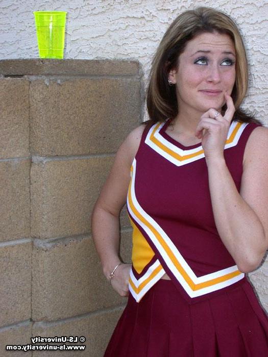 20P Pictures of a cheerleader getting naked