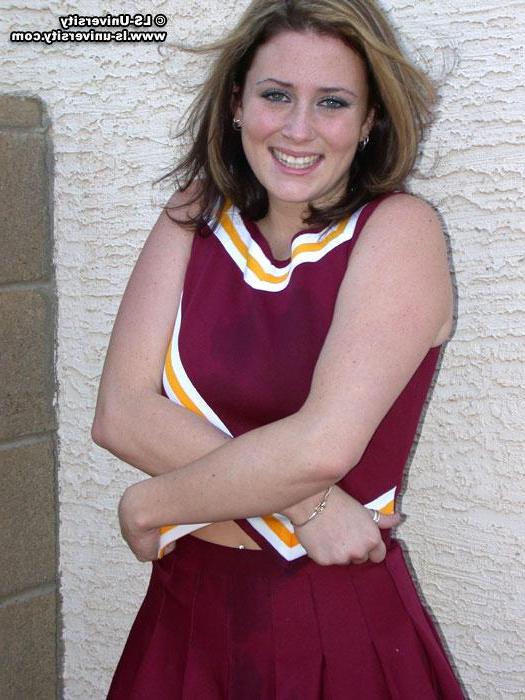 20P Pictures of a cheerleader getting naked