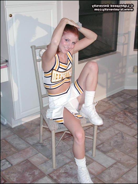 20P Pictures of a hot cheerleader getting naked for you