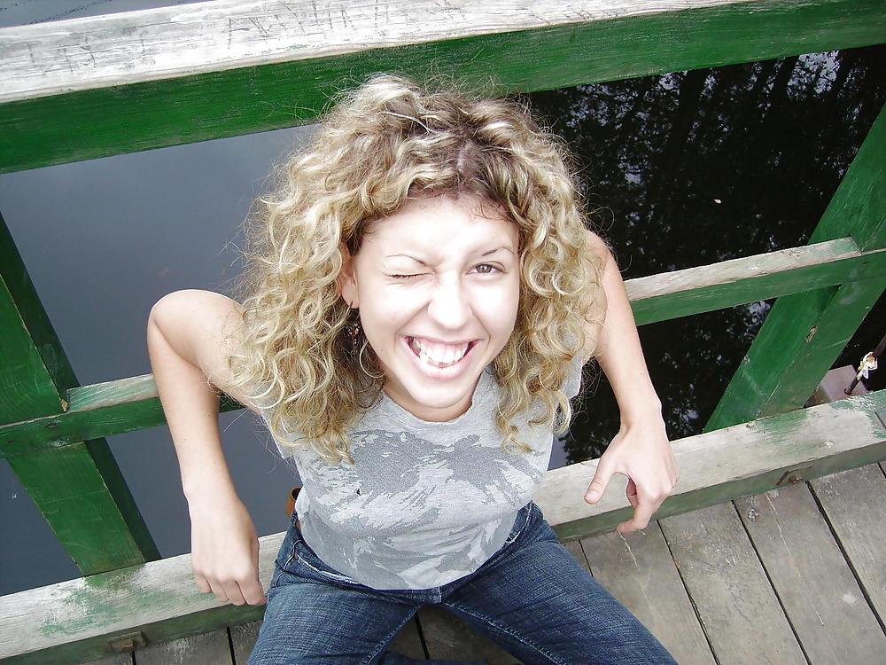 23P Cute Curly Amater Girlfriend