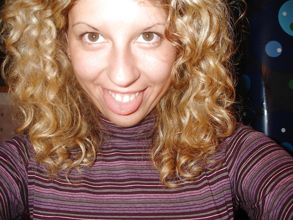 23P Cute Curly Amater Girlfriend
