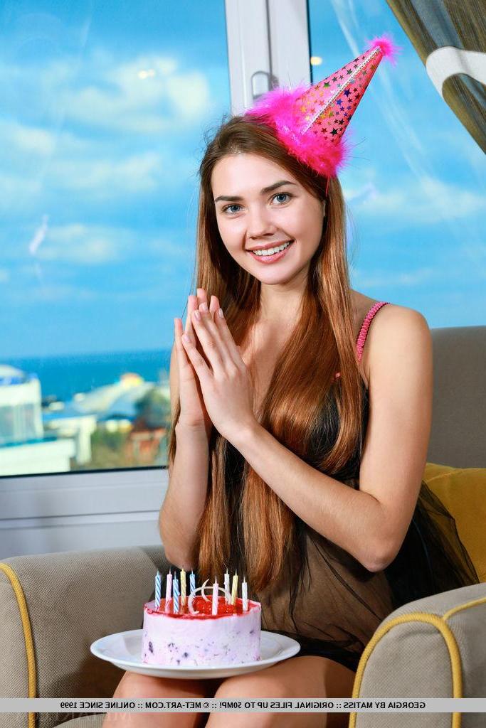 18P Beautiful teen Georgia celebrates her birthday by getting naked