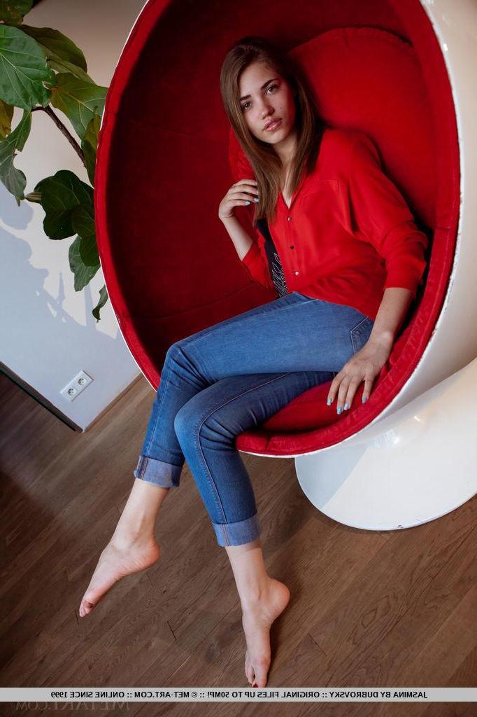18P Jasmina slips out of her jeans to offer you her tight pussy