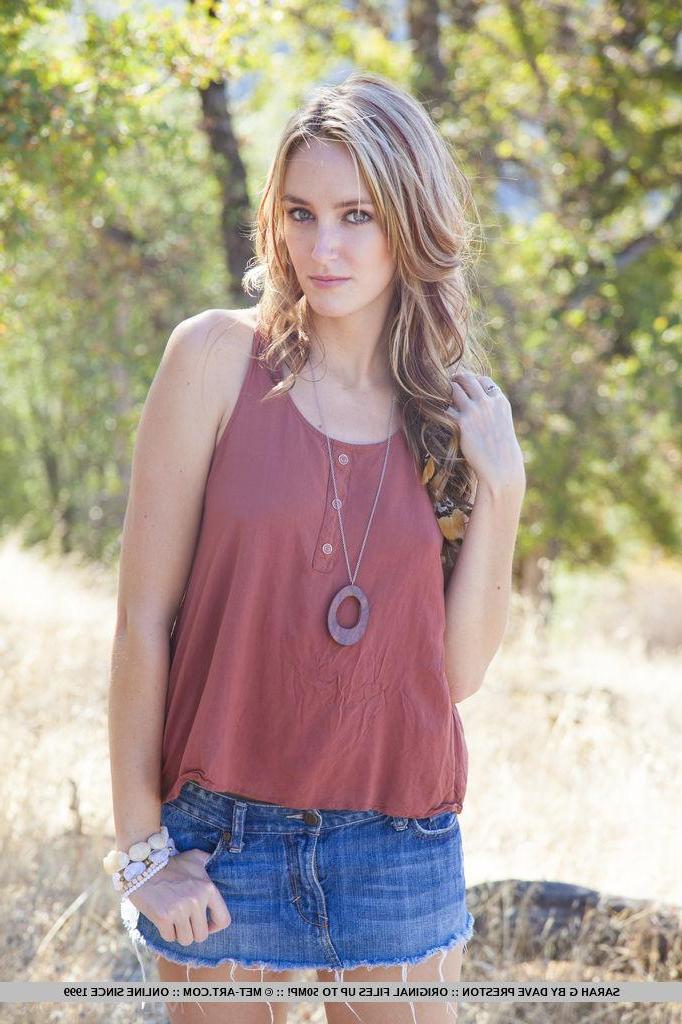 18P Beautiful blonde girl Sarah G has a private picnic and you're invited