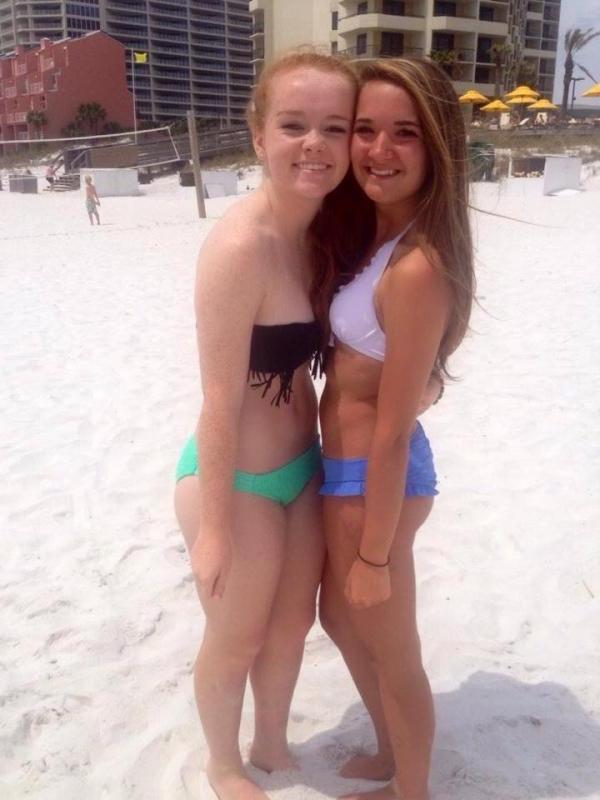 10P Hot college coeds show off in their sexy bikinis