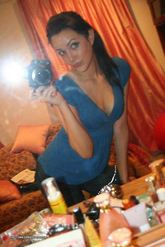 16P Hot big-tittied brunette chick self-shooting in front of a mirror