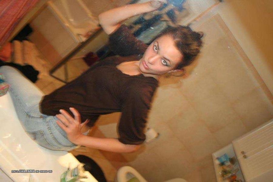 16P Hot big-tittied brunette chick self-shooting in front of a mirror