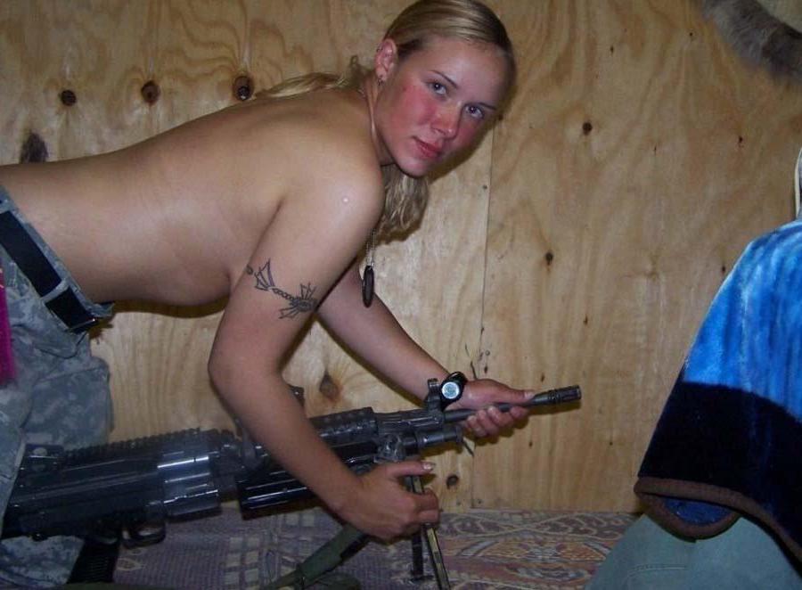 16P Pictures of a sexy badass gun toting blonde girlfriend