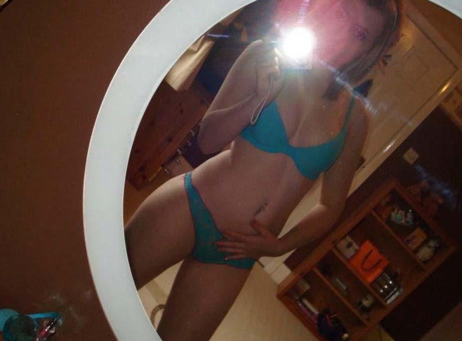 16P Pictures of naughty teen girlfriends showing their bodies in bikinis