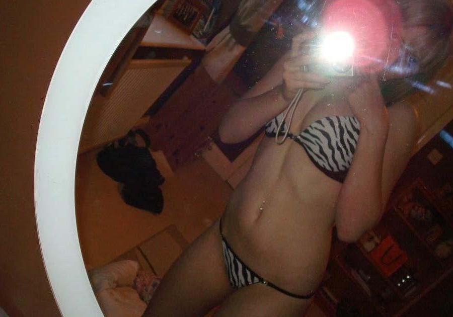 16P Pictures of naughty teen girlfriends showing their bodies in bikinis