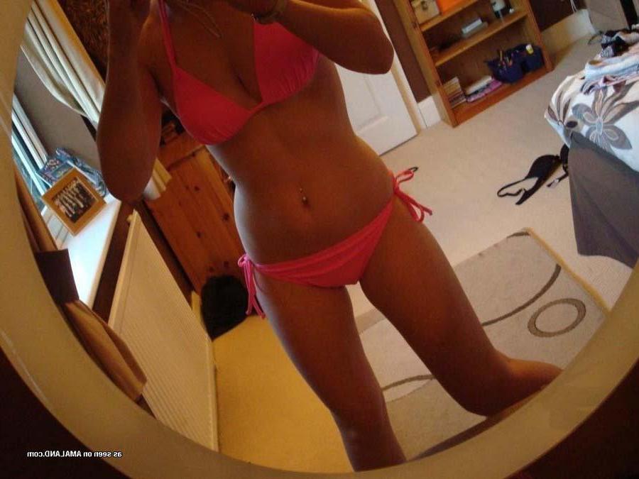 16P Pictures of naughty teen girlfriends showing their bodies in bikinis