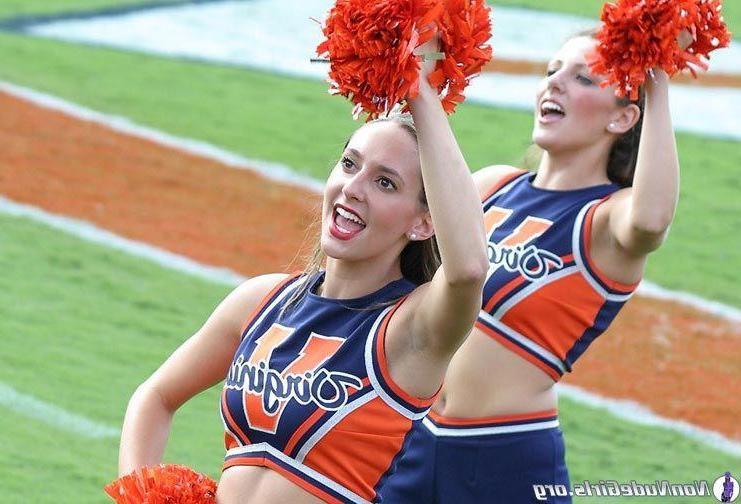 20P Pictures of hot cheerleaders doing their thing