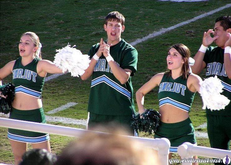 20P Pictures of hot cheerleaders doing their thing