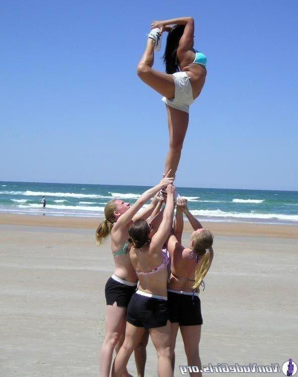 20P Pictures of hot cheerleaders doing their thing