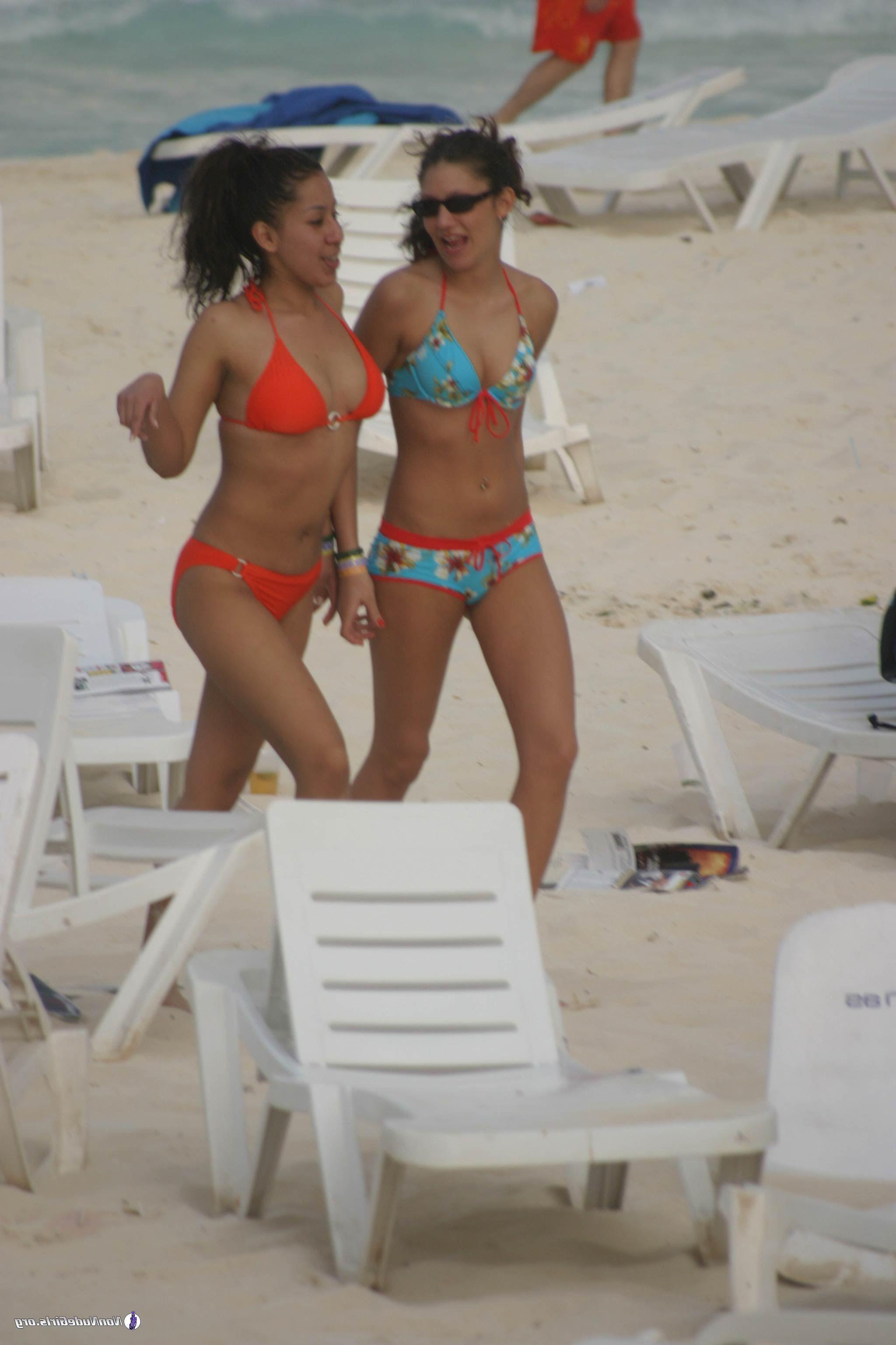 20P Pictures of hot teen girls in biknis
