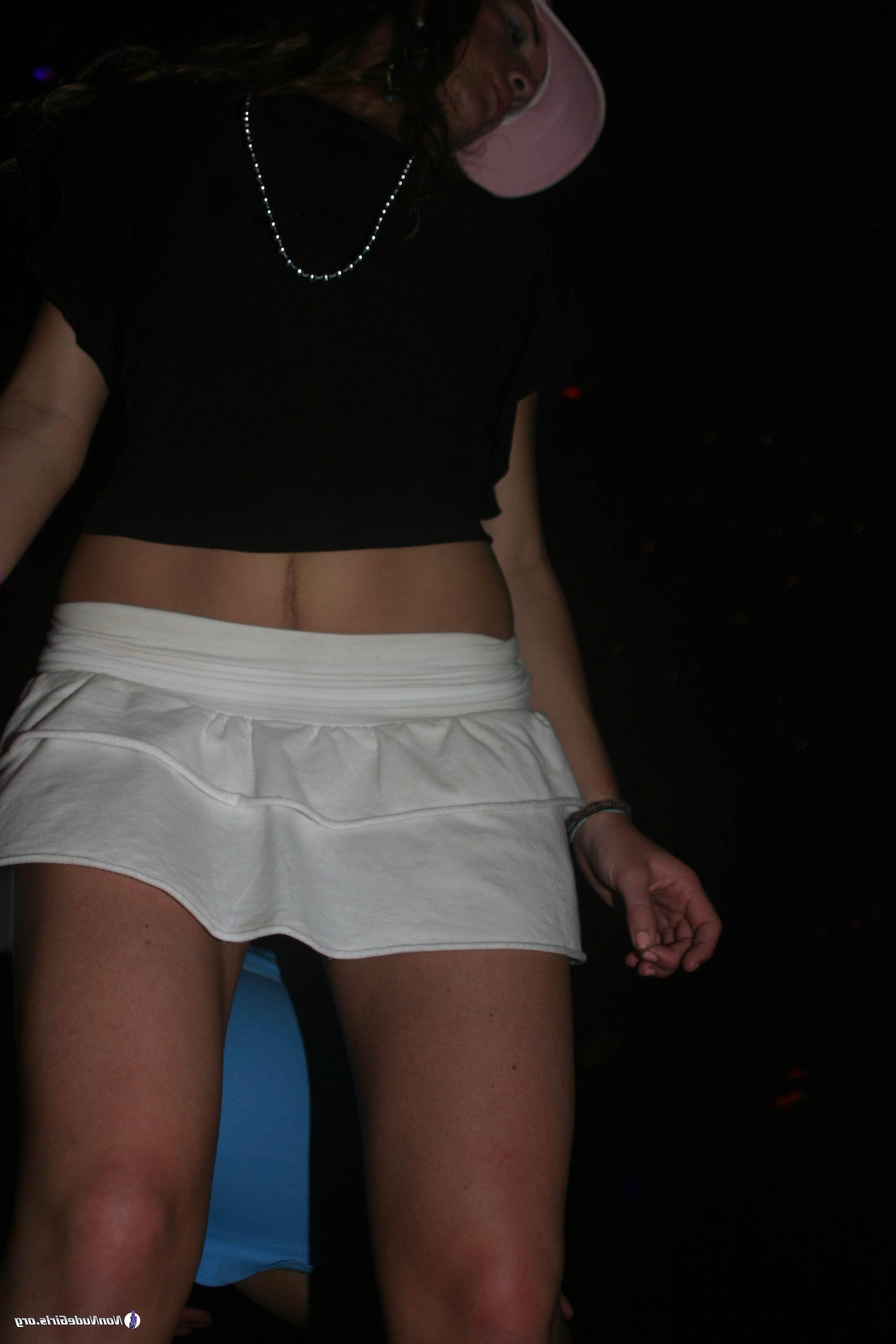 20P Pictures of hot teen girls in biknis