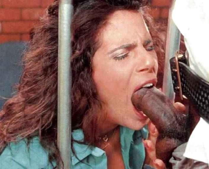 25P Brianyboy white women sucking BBC!