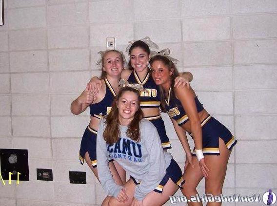 19P Pictures of hot cheerleaders doing their thing