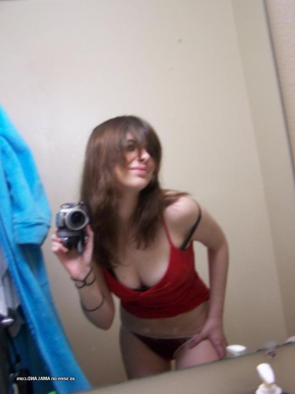 25P Pictures of a naughty brunette teen gf taking pics of herself