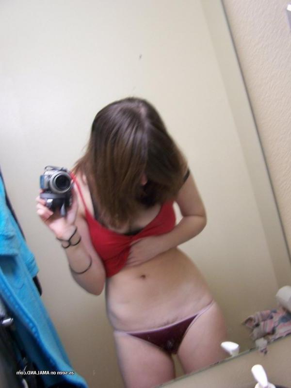 25P Pictures of a naughty brunette teen gf taking pics of herself