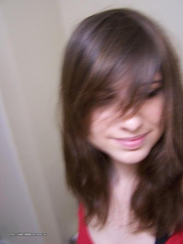 25P Pictures of a naughty brunette teen gf taking pics of herself