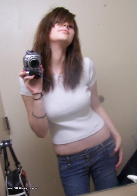 25P Pictures of a naughty brunette teen gf taking pics of herself