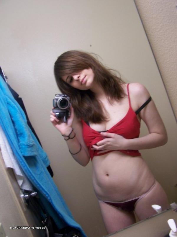 25P Pictures of a naughty brunette teen gf taking pics of herself