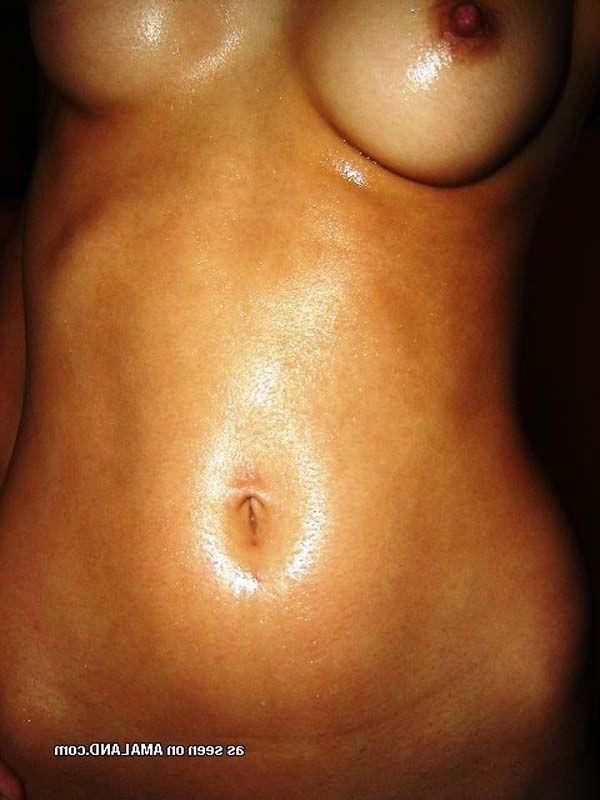 16P Pictures of a hot teen girl getting all wet for you