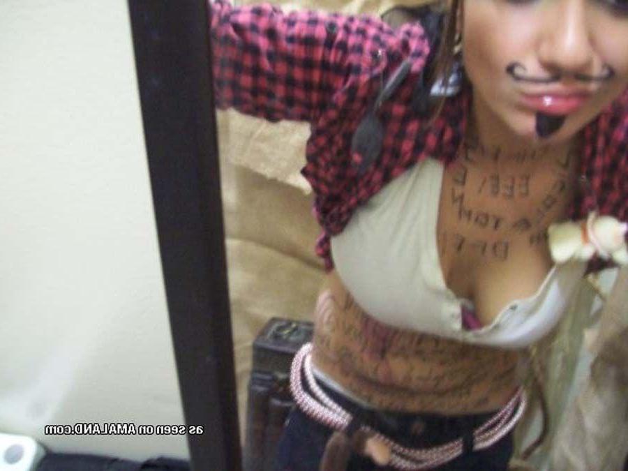 16P Pictures of a hot teen getting naughty in from of the mirror