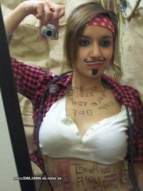16P Pictures of a hot teen getting naughty in from of the mirror