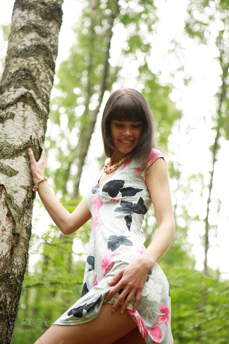 16P Presenting new model Jessika in "Prank"