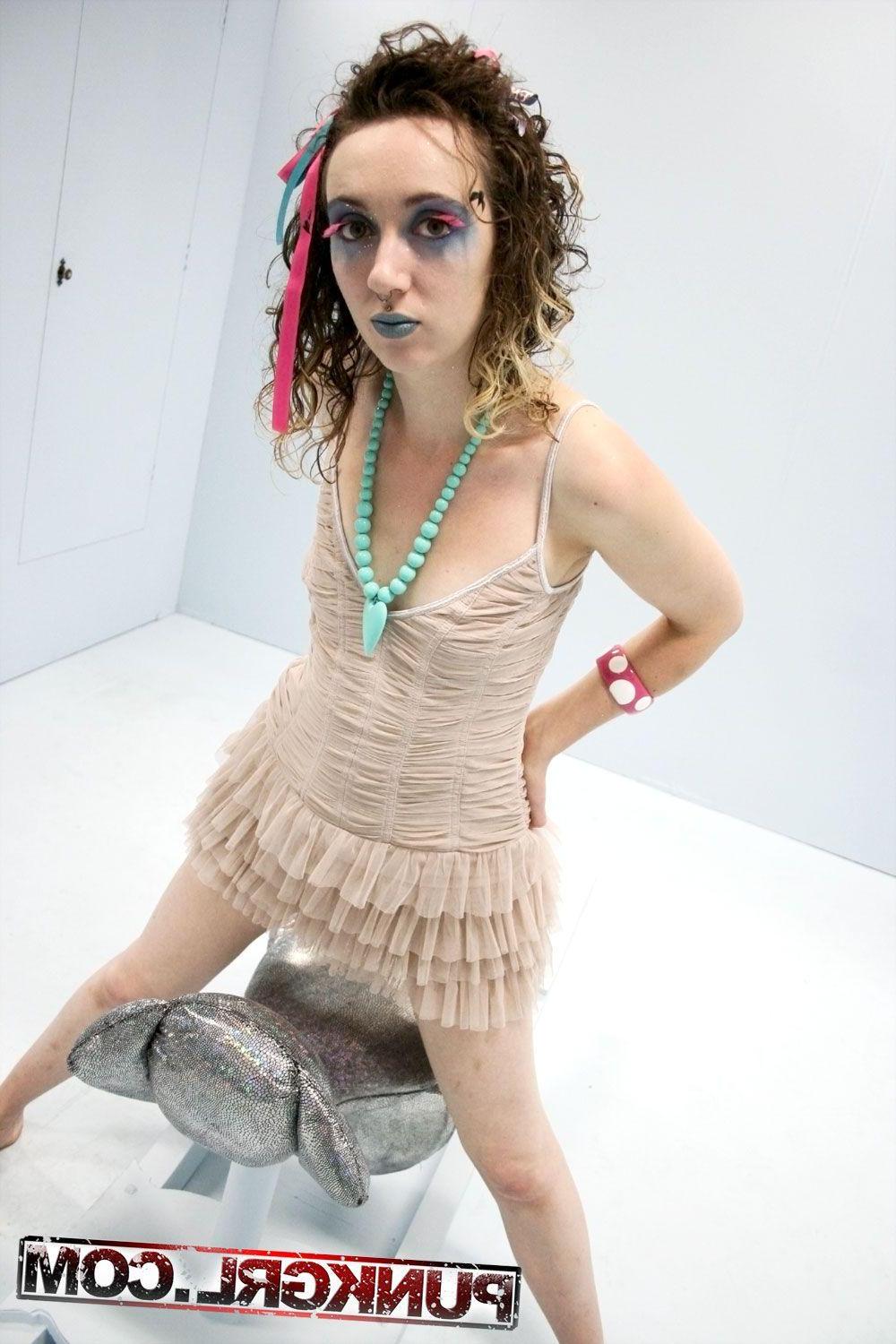 15P Pictures of punk girl Kitty giving you some artistic nudity