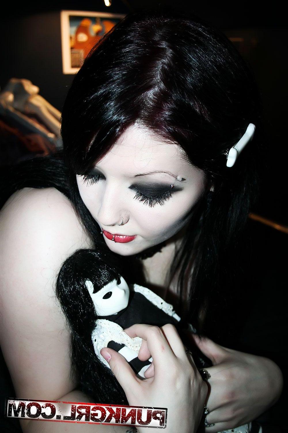 20P Pictures of goth punk Spook giving you a gothic tease