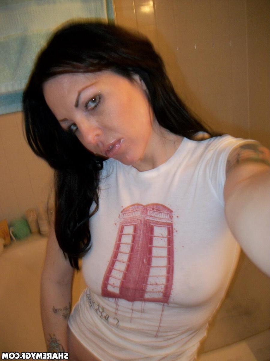12P Alt GF takes selfshot pictures for you in the bathroom
