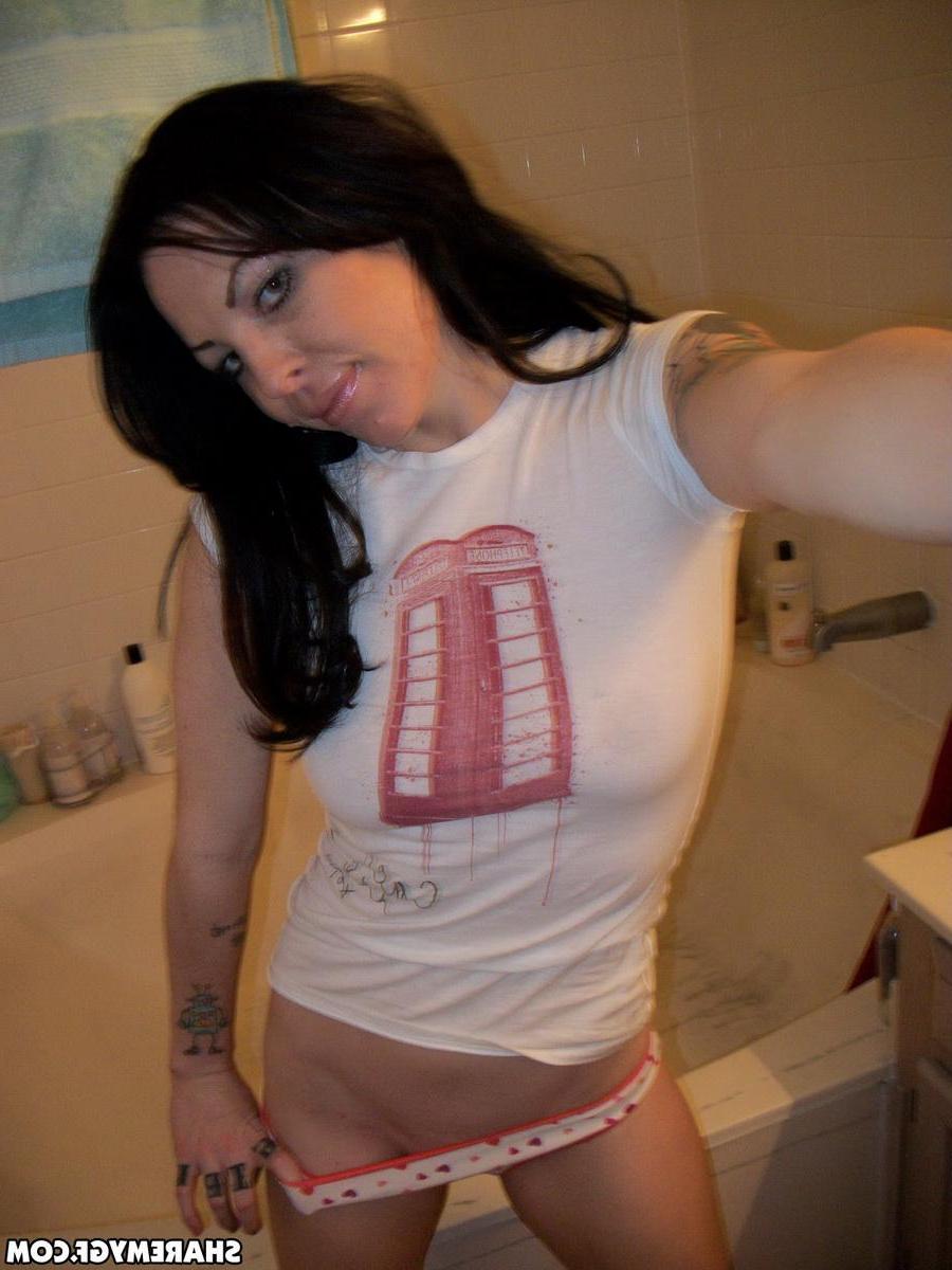 12P Alt GF takes selfshot pictures for you in the bathroom
