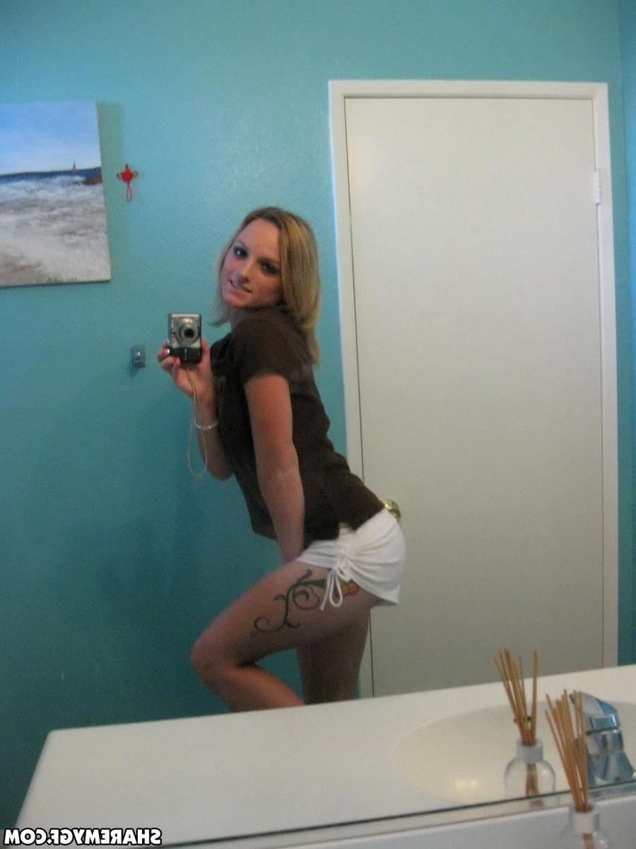 20P Hot blonde coed takes some selfies of her nude body in the bathroom