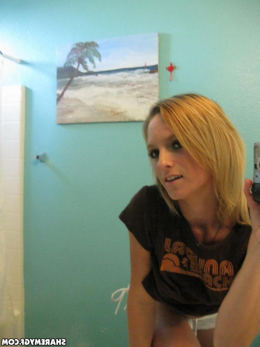 20P Hot blonde coed takes some selfies of her nude body in the bathroom