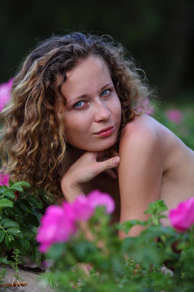 16P Beautiful teen Kailin A poses naked in a field of morning glories