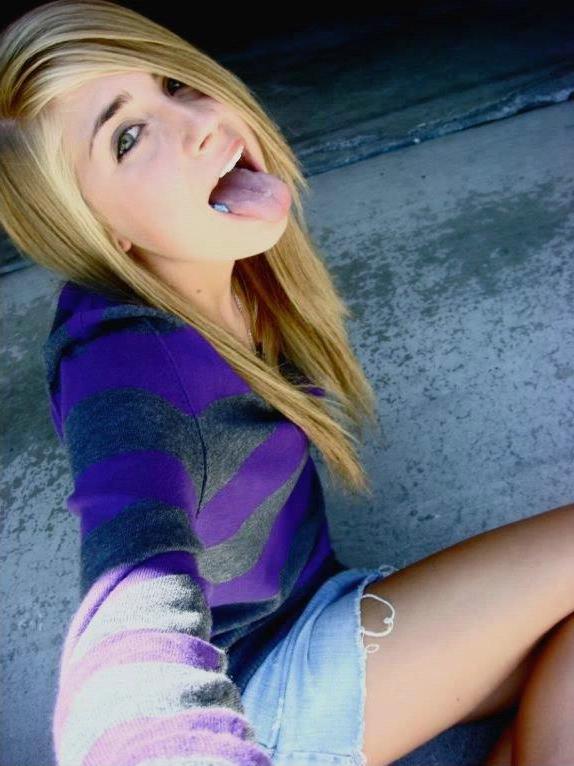 15P Sexy teen girlfriends take hot pics of their tight bodies