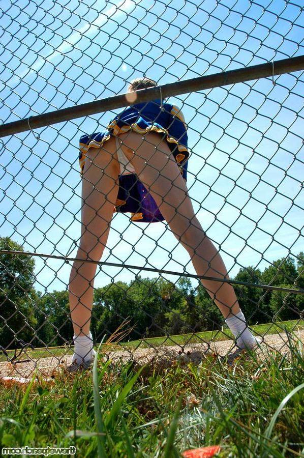 16P Pictures of hot cheerleader Cindy spreading for a stiff one