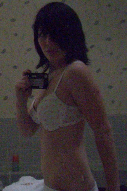 10P Naughty horny GF takes selfies in the bathroom