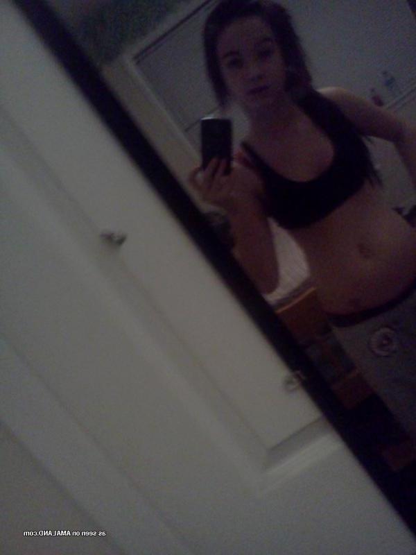 14P Brunette GF shares some hot selfies in the bathroom