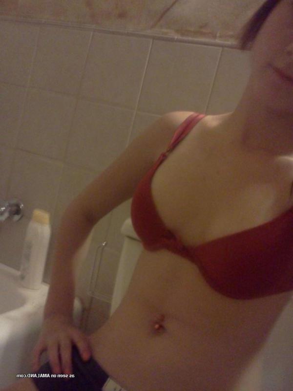 14P Brunette GF shares some hot selfies in the bathroom