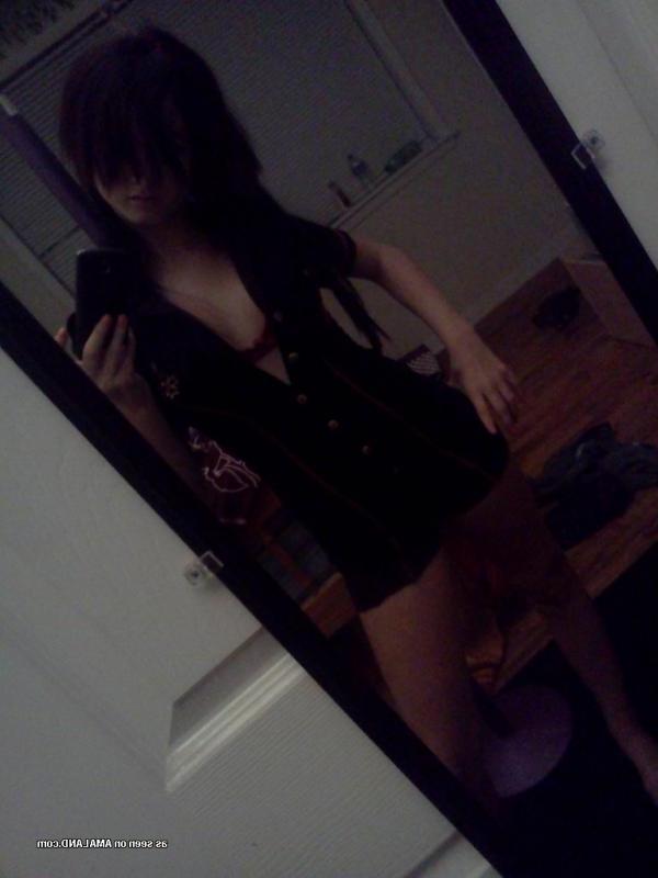 14P Brunette GF shares some hot selfies in the bathroom