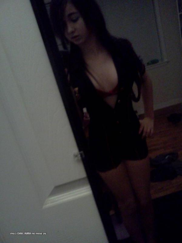 14P Brunette GF shares some hot selfies in the bathroom