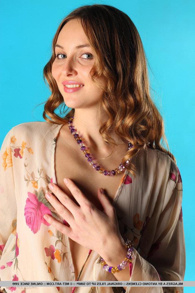 18P Pictures of hot teen Milagres A giving you her incredibly tight pussy